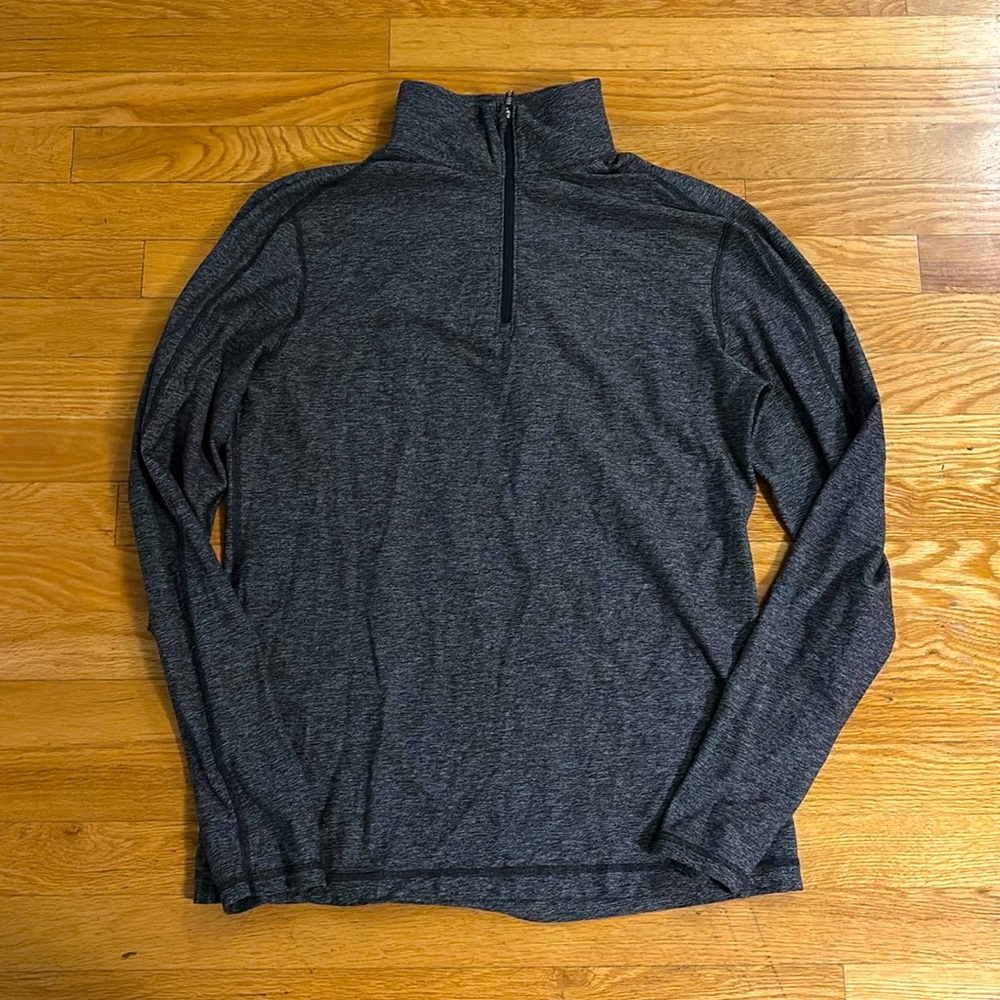 Lululemon Men’s Charcoal Running Top Size Medium
